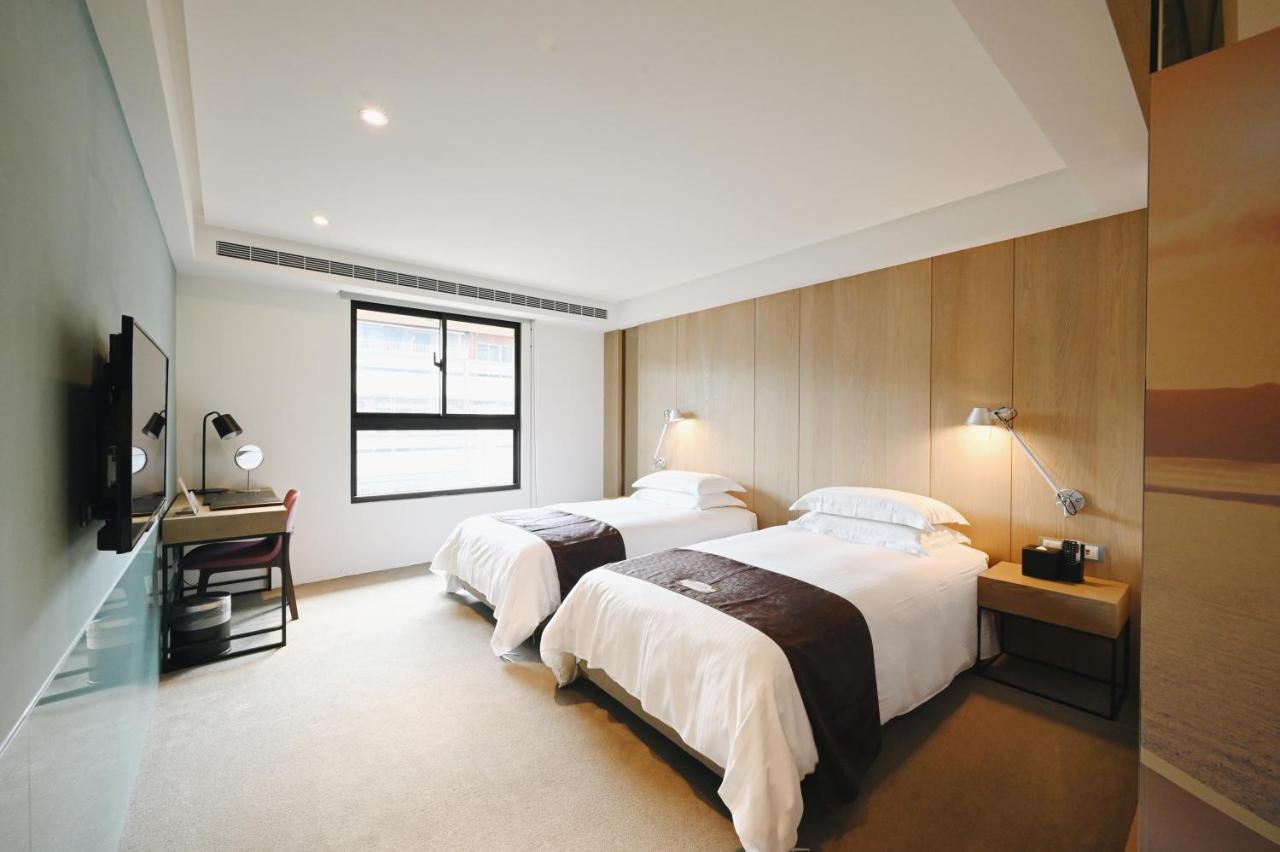 Gogo Hotel Taichung Exterior photo