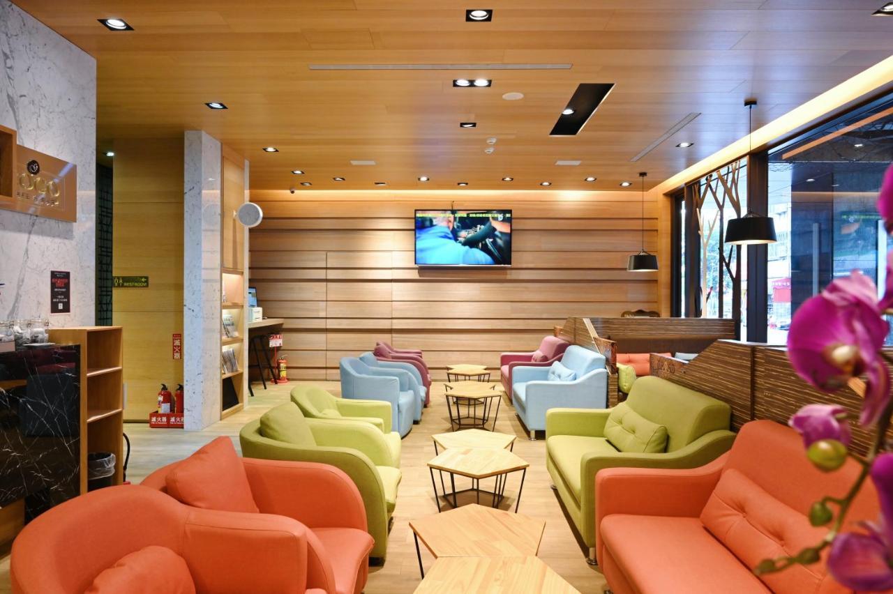 Gogo Hotel Taichung Exterior photo