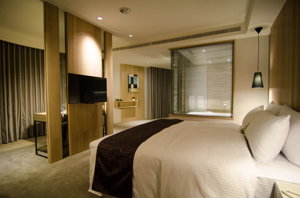 Gogo Hotel Taichung Exterior photo